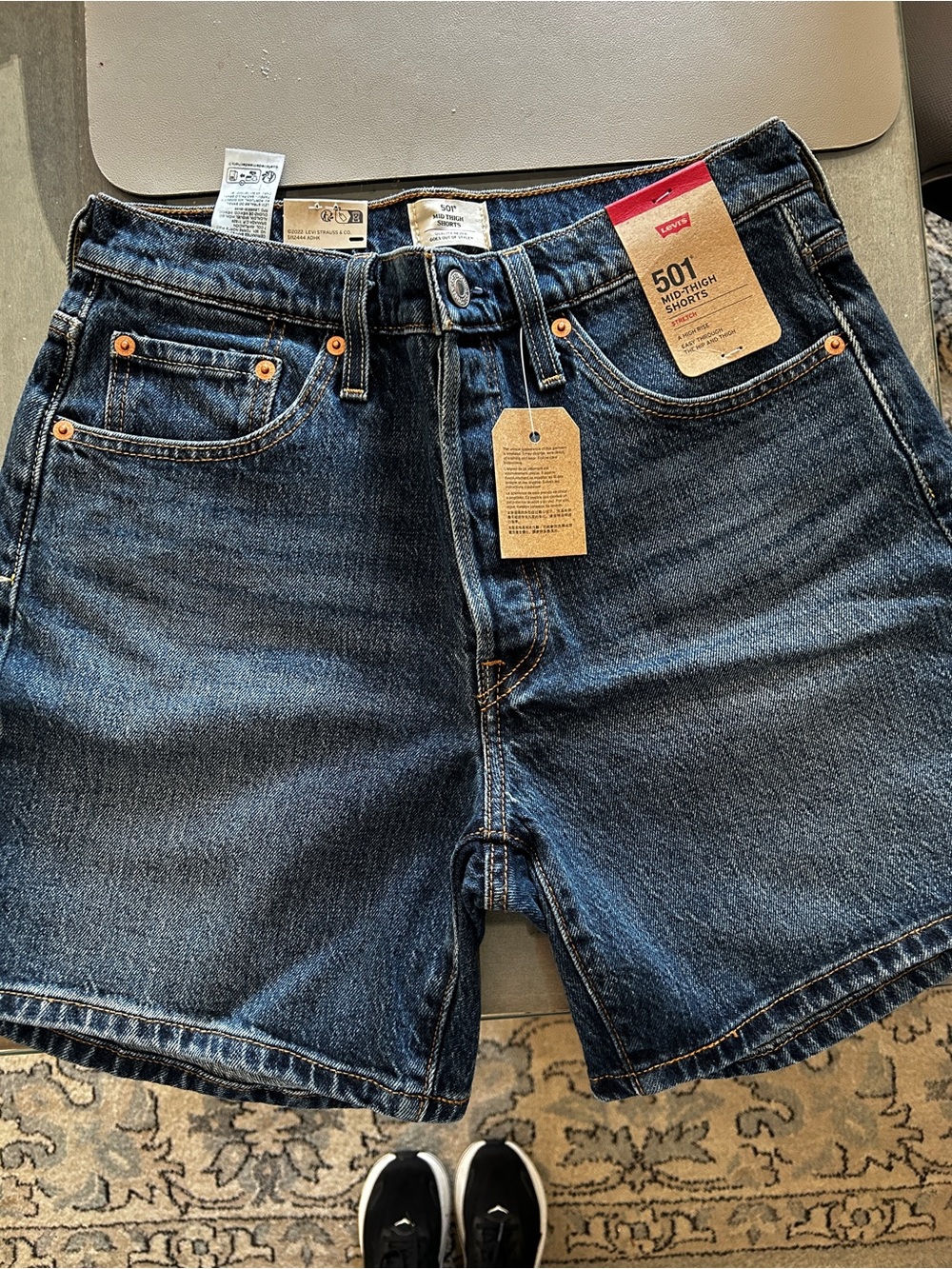 NWT Levi's Dark Blue 501 High-Rise Jean Shorts size 28. (6)